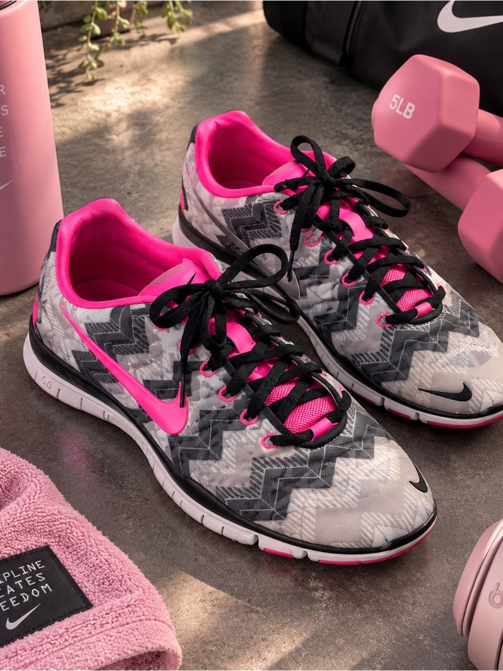 Nike Free TR Fit 3 Printed Women’s 8 Pink Black Chevron Y2K Sneakers 555159-015